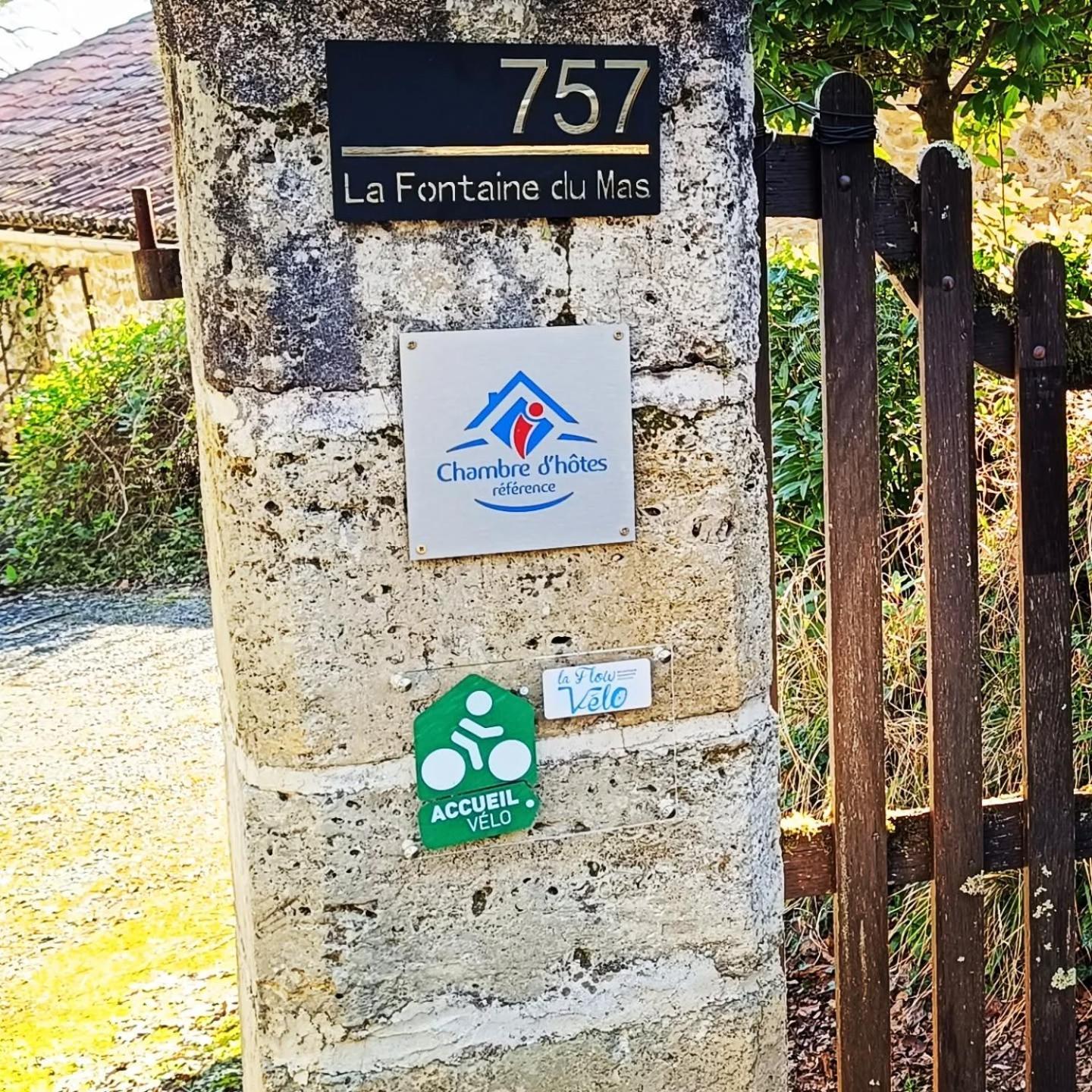 La Fontaine Du Mas Bed and Breakfast Thiviers Buitenkant foto